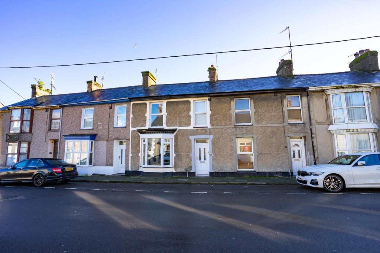 Newly-Renovated, Mid-Terrace Cottage In Porthmadog Exteriör bild